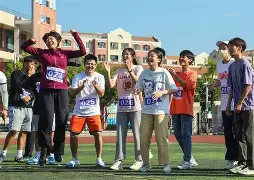 开元棋牌官网-全队专注比赛目标,稳步向前推进的句子